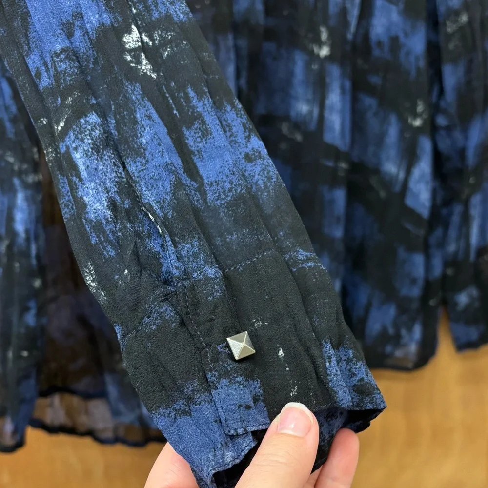 Rock & Republic sheer, blue and black button down, large - Picture 6 of 8